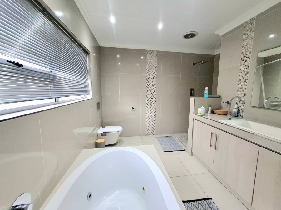 3 Bedroom Property for Sale in Nahoon Valley Park Eastern Cape